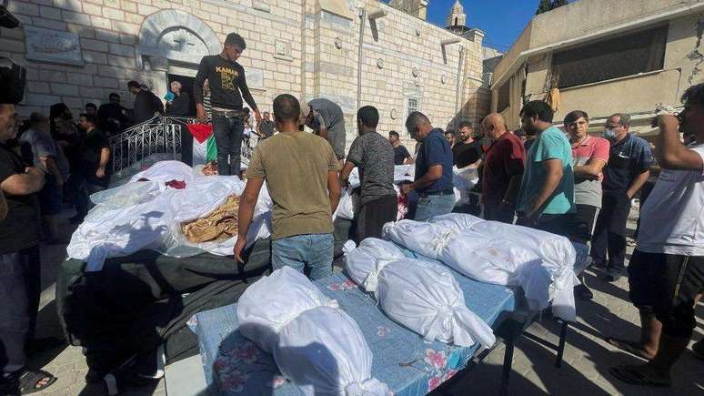 Funeral de palestinos mortos em ataque que danificou a Igreja Ortodoxa Grega de São Porfírio