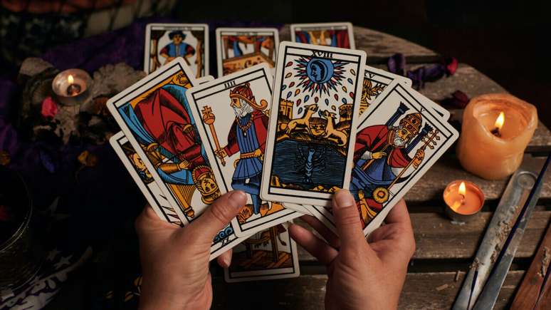 Descubra as possibilidades das cartas do tarot -