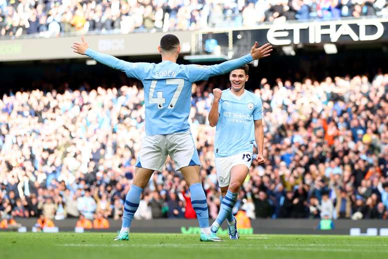 Álvarez celebra gol do Manchester City 