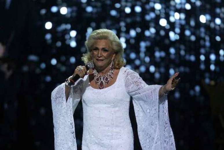 ‘People like Hebe Camargo never die,’ extols Eliana