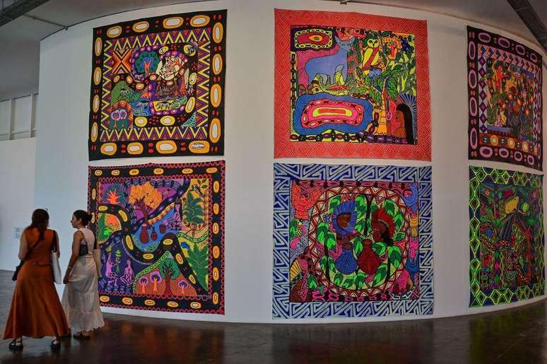 Pinturas do coletivo ind&iacute;gena MAHKU exibidas na 35&ordf; Bienal de S&atilde;o Paulo
