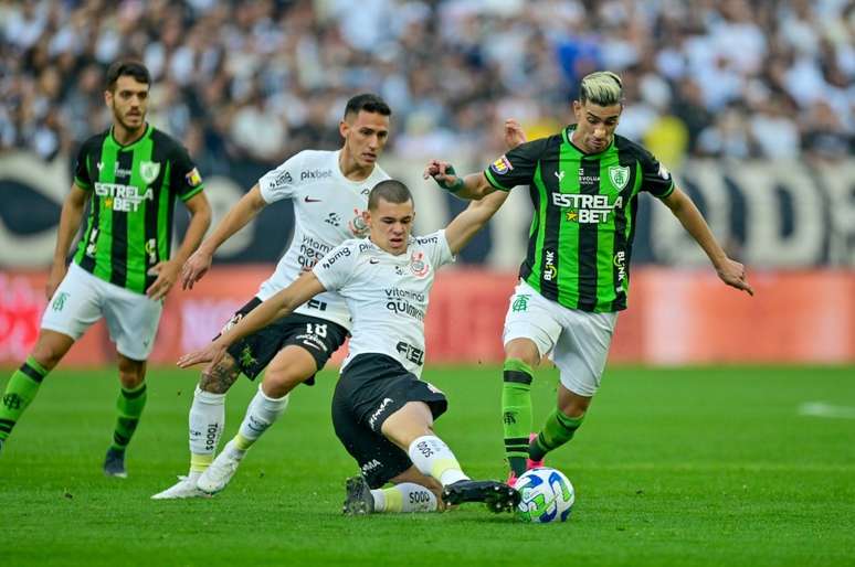 Corinthians empata com América-MG e estaciona na tabela📸 [Mourão Panda/América