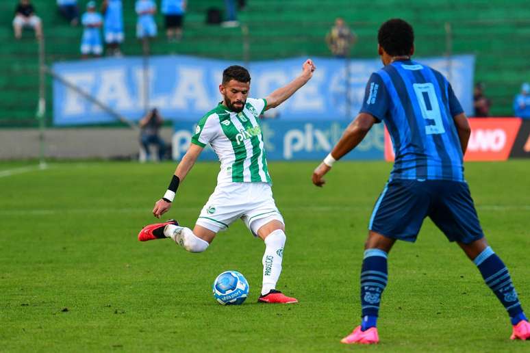 Caxias e Inter empatam em jogo marcado por pênalti perdido e gol contra -  18/03/2023 - UOL Esporte