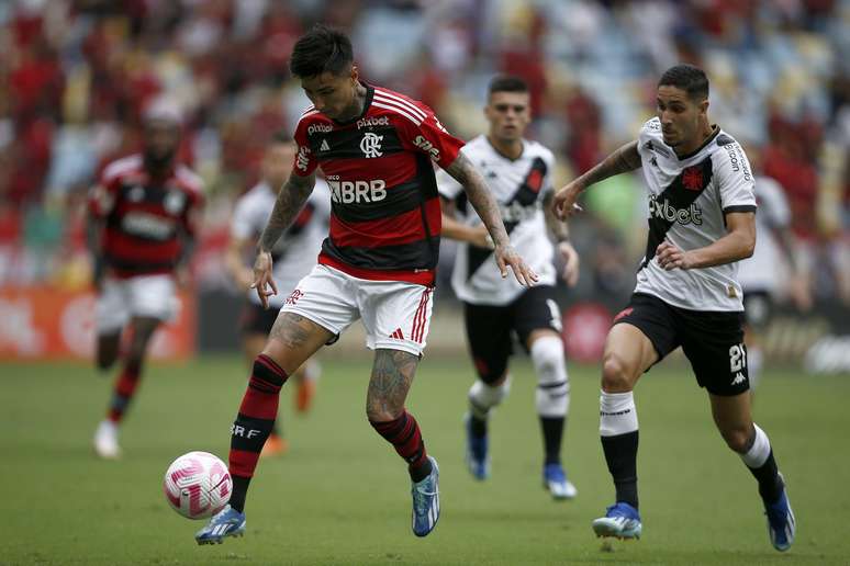 Flamengo 3 x 0 Palmeiras  Campeonato Brasileiro: melhores momentos