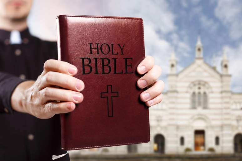 Testemunhas de Jeov&aacute; s&atilde;o crist&atilde;s, mas "de muitas maneiras, somos diferentes de outros grupos religiosos chamados crist&atilde;os", diz igreja em seu site