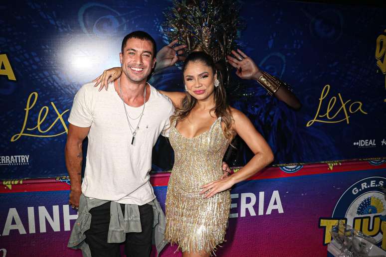 Lexa e Ricardo Vianna na quadra da Escola de Samba Unidos da Tijuca