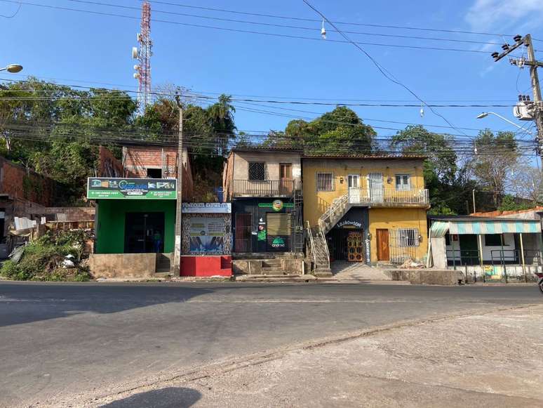 Ao fundo, acima e à esquerda, a torre que dá nome à Vila Embratel, em São Luís, capital do Maranhão, em imagem da avenida João Figueiredo