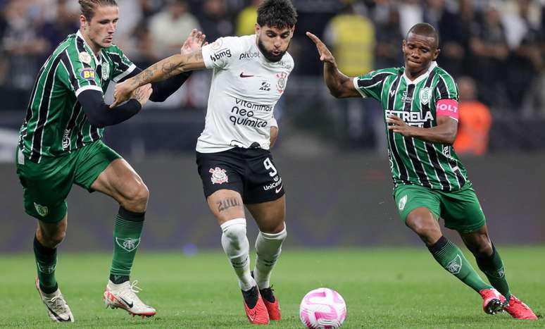 Corinthians chega a terceira pior sequência na temporada após