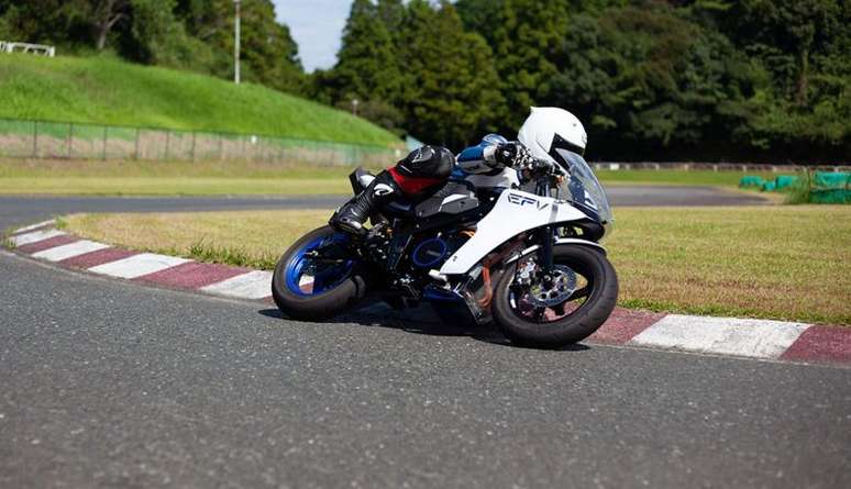 Yamaha E-FV, a motocicleta elétrica que parece a gasolina