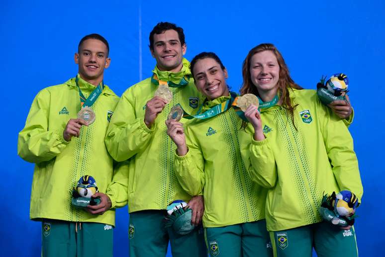 Equipe brasileira de revezamento misto 4x100 livre leva a medalha de ouro no Pan