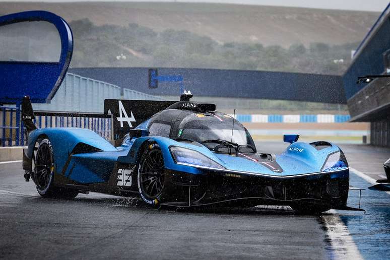 Alpine A424 durante sess&atilde;o de testes em Jerez de La Frontera