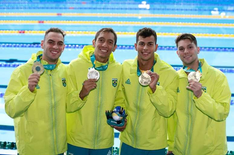 Brasil conquista 4 medalhas em um dia; seleção de futebol busca novo ouro -  Gazeta de São Paulo