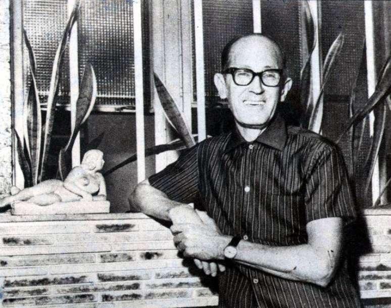 Carlos Drummond de Andrade completaria 121 anos em 31 de outubro.