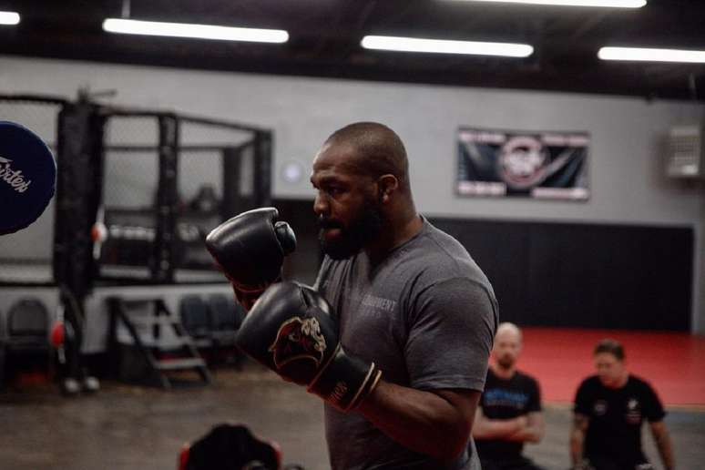 Jon Jones treinando 