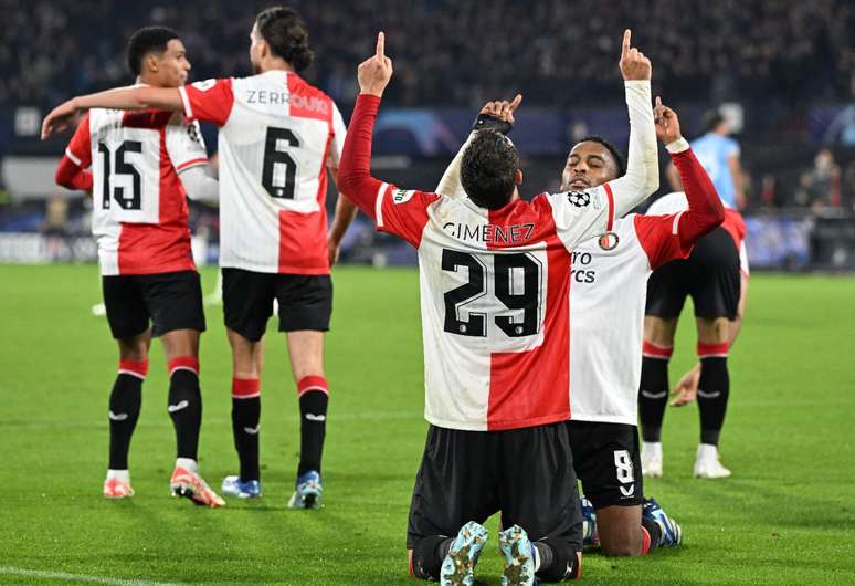 COLOQUEI O CORINTHIANS PRA DISPUTAR A CHAMPIONS LEAGUE, VEJA NO QUE DEU!!!  