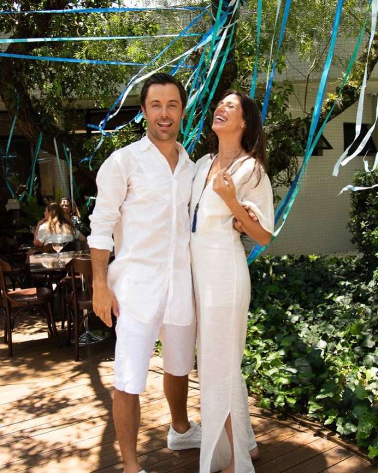 Foto de Tamara Dalcanale e Kayky Brito foi publicada pela empres&aacute;ria em 29 de setembro, em comemora&ccedil;&atilde;o da libera&ccedil;&atilde;o do ator do hospital ap&oacute;s acidente. No texto que acompanha a imagem, ela diz "Nossa batalha continua, com coragem e consci&ecirc;ncia de que juntos somos mais fortes! Eu te amo."