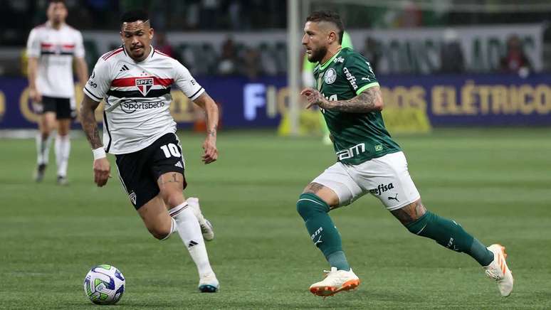 Palmeiras supera São Paulo no Morumbi e garante classificação