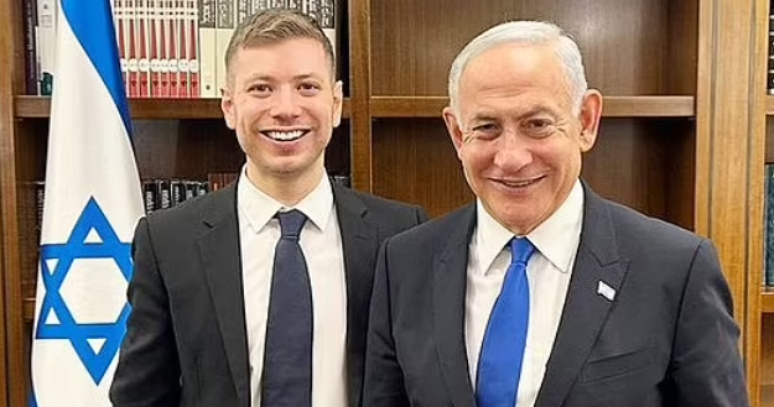 Yair Netanyahu, de 32 anos, e o pai, o primeiro-ministro de Israel, Benjamin Netanyahu