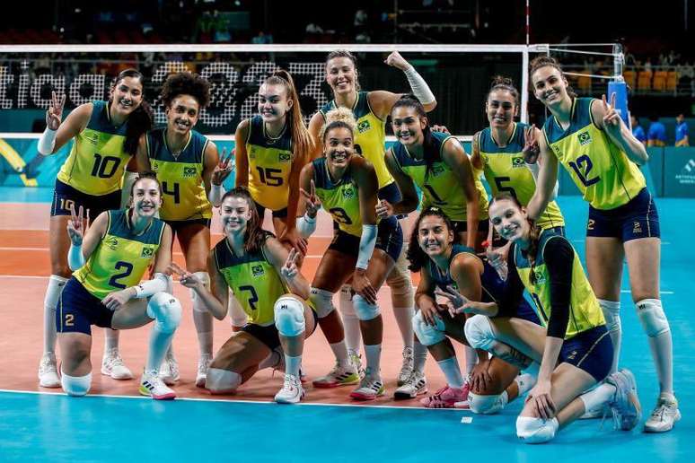 Brasil sofre, mas derrota Itália no tie-break no Mundial de vôlei feminino  