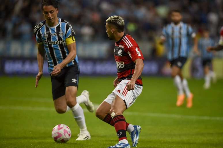 R$ 10: Flamengo anuncia cobrança para transmissão do próximo jogo