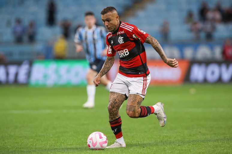 ASSISTIR GRÊMIO X FLAMENGO AO VIVO ONLINE GRÁTIS COM IMAGEM HOJE, 25/10?  GRÊMIO X FLAMENGO onde assistir? Veja transmissão do GRÊMIO X FLAMENGO HOJE  AO VIVO no