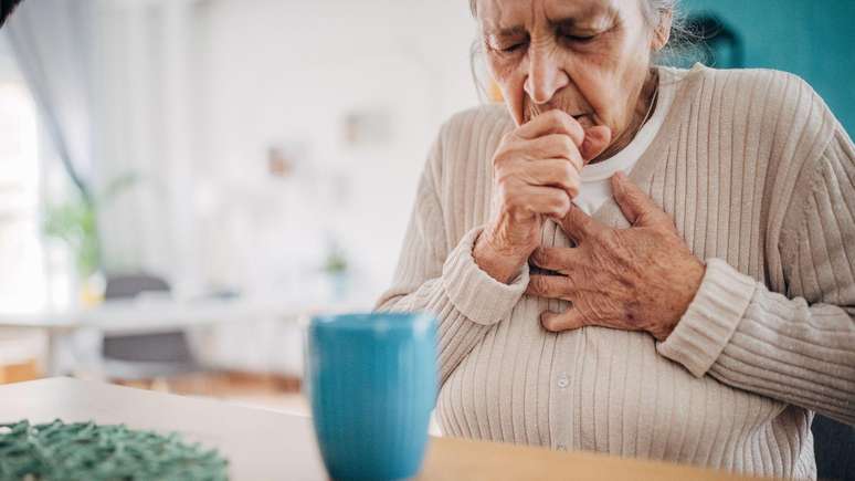 A tosse é um dos sintomas mais comuns da tuberculose