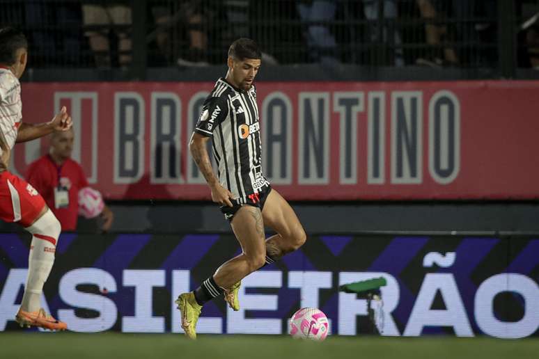 Atlético-MG vence o Bragantino e entra no G6 do Brasileirão