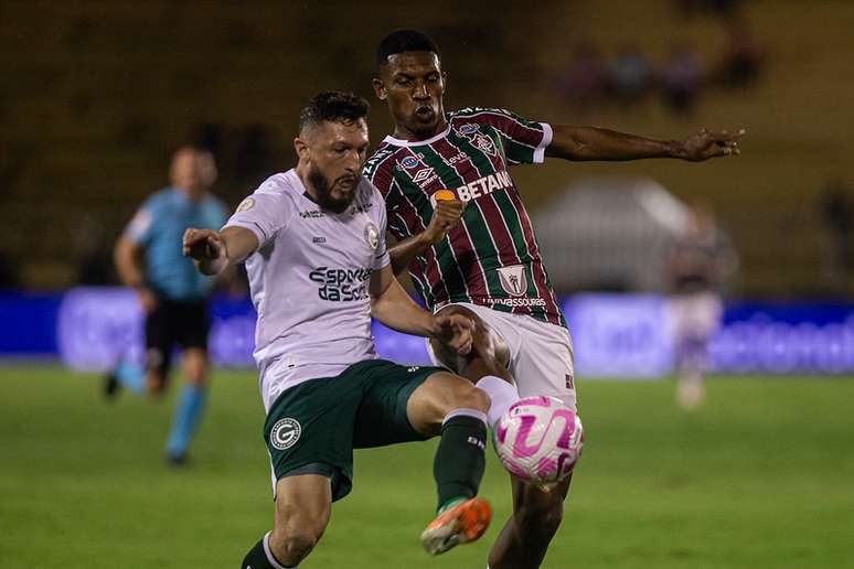 Em primeiro jogo sob o comando de Diniz, Brasil estreia nas, o jogo de ontem  de noite 