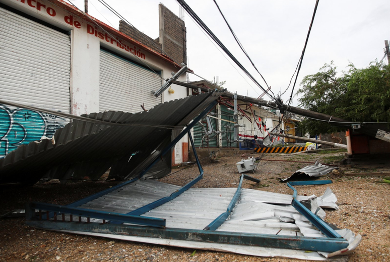 Perto de Acapulco também houve danos em linhas de energia e em algumas estruturas