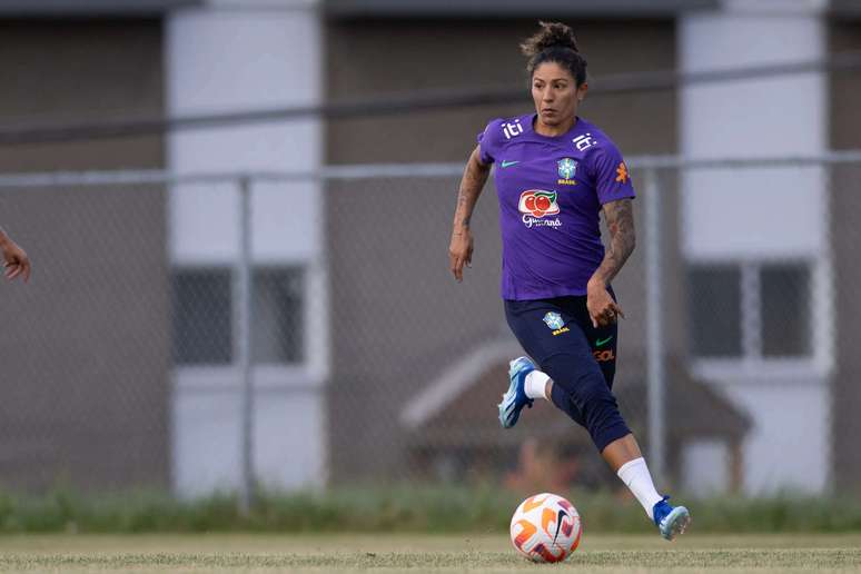 Two and a half years later, Cristiane celebrates her return to the national team and analyzes her work with new coach Arthur Elias