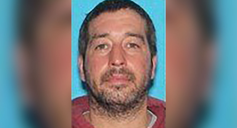 Robert R. Card, 40 anos, teria sido encontrado morto em floresta na cidade de Lisbon, no Maine