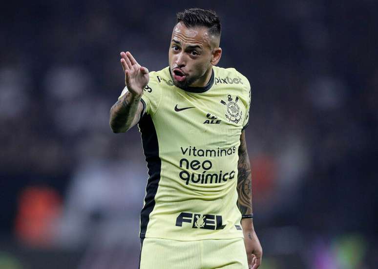 Maycon tem futuro incerto no Corinthians &ndash;