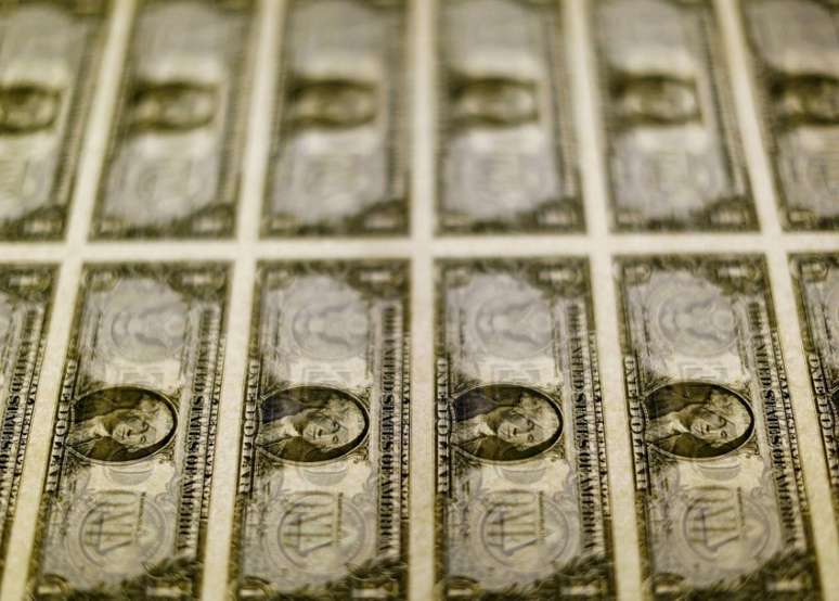 Notas de dólares em Washington
14/11/2014 REUTERS/Gary Cameron