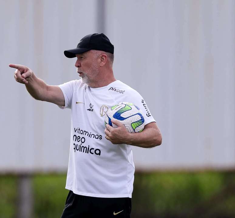 Corinthians finishes preparing for the classic against Santos for the Brazilian championship;  see the probable lineup