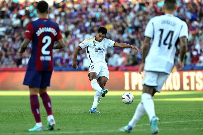 Bellingham marcou duas vezes e garantiu a vitória de virada do Real Madrid sobre o Barcelona –