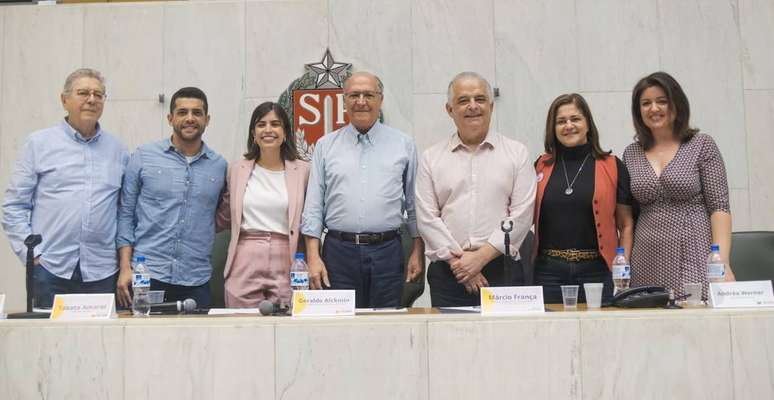 Geraldo Alckmin, Márcio França e Tabata Amaral participam de evento do PSB na Alesp.