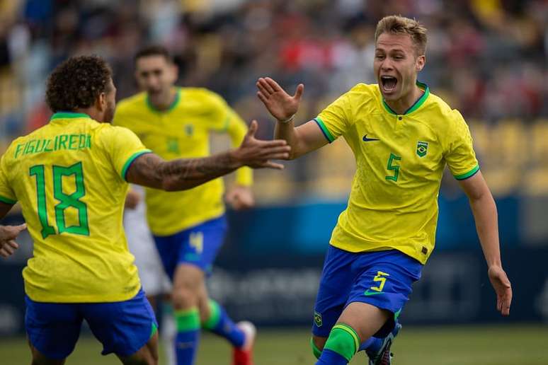 Brasil vence Colômbia e assume liderança do grupo B no futebol dos Jogos Pan -Americanos