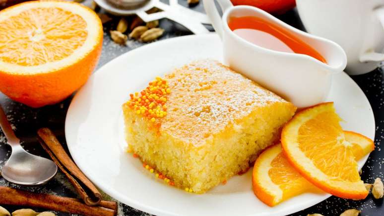Bolo de laranja com calda