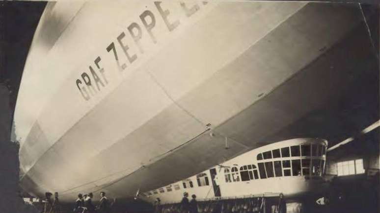 O Graf Zeppelin na Base Aérea de Santa Cruz, no Rio de Janeiro