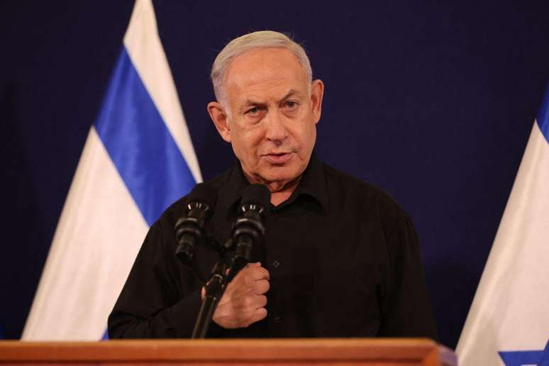Benjamin Netanyahu chamou de “hipócritas” os que acusam seu exército de cometer crimes de guerra.