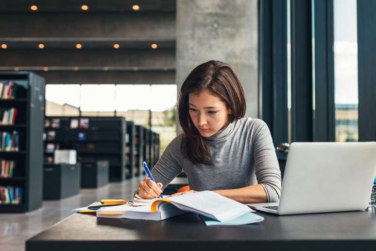 Nos dias que antecedem a prova é importante seguir um cronograma de estudos 