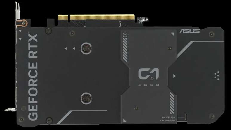 GeForce RTX 4060 Ti DUAL traz dois slots NVMe M.2 2280 PCIe x4 para aproveitar pistas PCI Express excedentes do slot primário. (Imagem: Asus via Tom's Hardware / Reprodução)