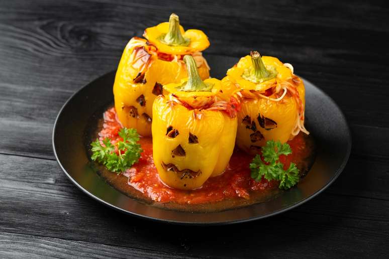 Halloween: Jack-o’-lantern recipe made with peppers