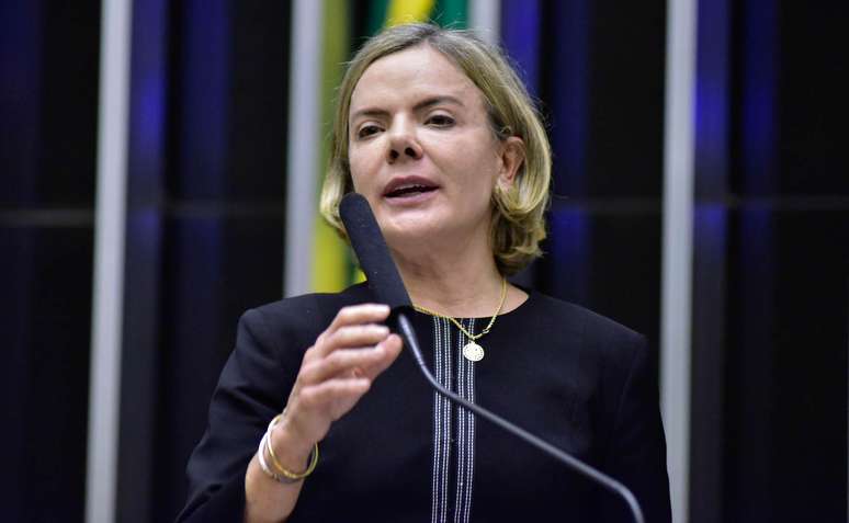 Presidente do PT, Gleisi Hoffmann critica fala de Lira sobre 'subir o sarrafo' para acionar o STF