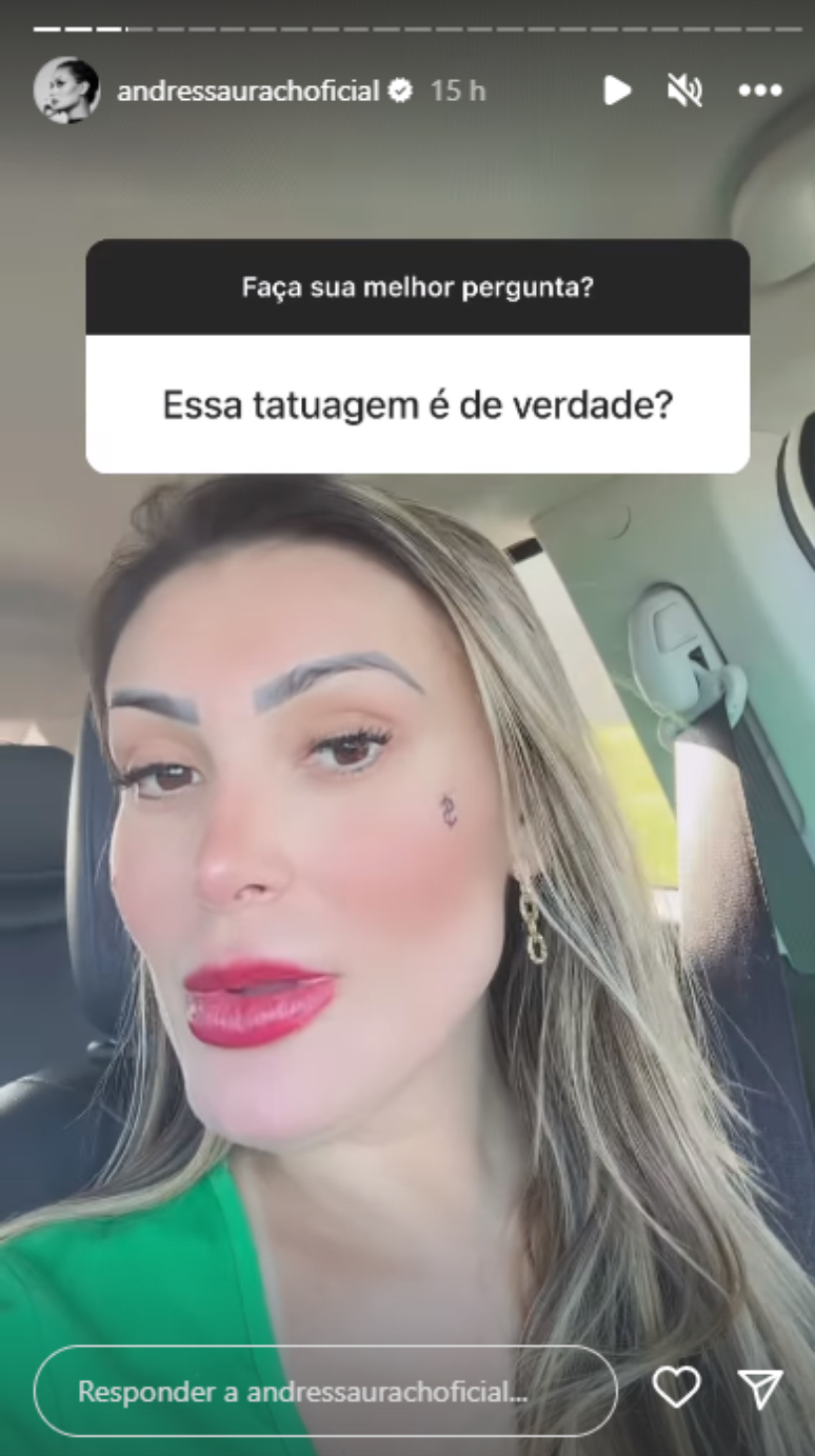 Andressa Urach tatua cifrão no rosto e explica o motivo