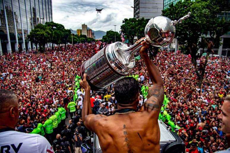 Gabigol com o título da Libertadores 2019 