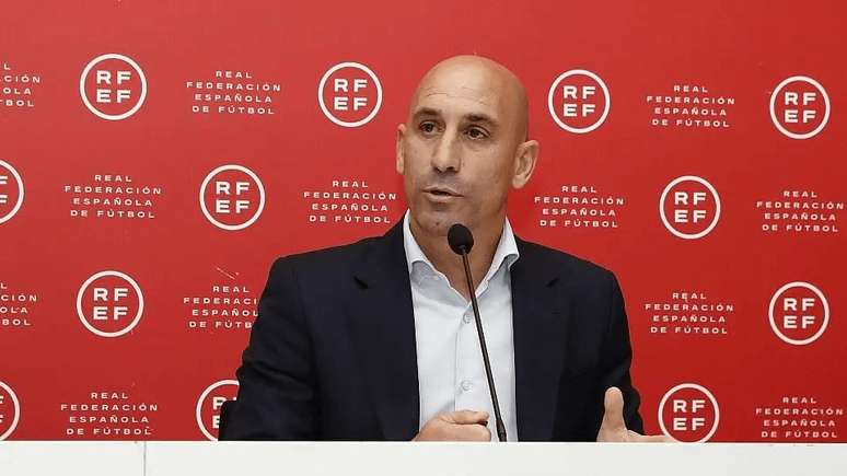 Luis Rubiales foi banido do futebol pela Fifa por três anos –