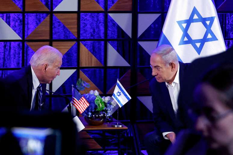 O presidente dos EUA, Joe Biden, durante encontro com o primeiro-ministro israelense Benjamin Netanyahu em visita a Tel Aviv, Israel (18/10/2023)
 