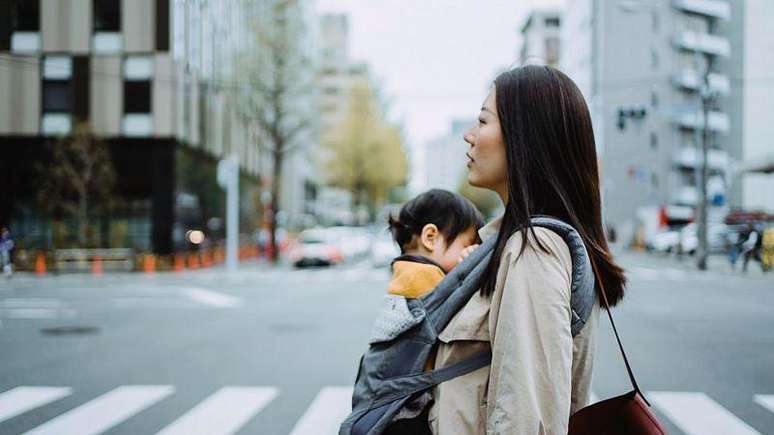 Políticas favoráveis de licença-maternidade, flexibilidade no trabalho e outros benefícios são necessários para atrair mais mulheres para o ambiente profissional