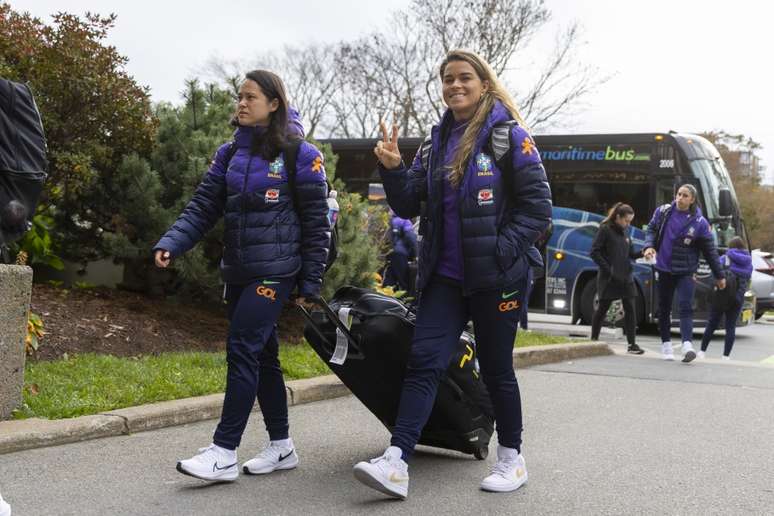 Sele&ccedil;&atilde;o Brasileira Feminina desembarca em Halifax, Canad&aacute; para segundo jogo contra as donas da casa |